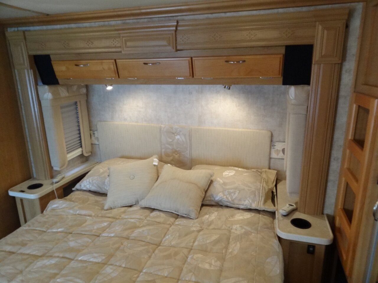 2007 Fleetwood Expedition 38N - Photo 89 - Deland, FL 32720