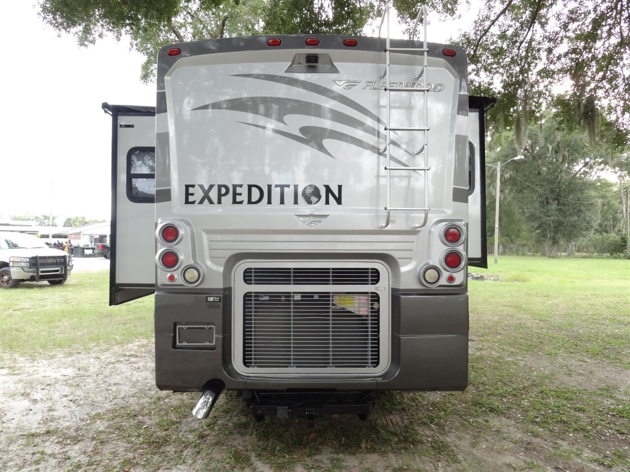 2007 Fleetwood Expedition 38N - Photo 11 - Deland, FL 32720