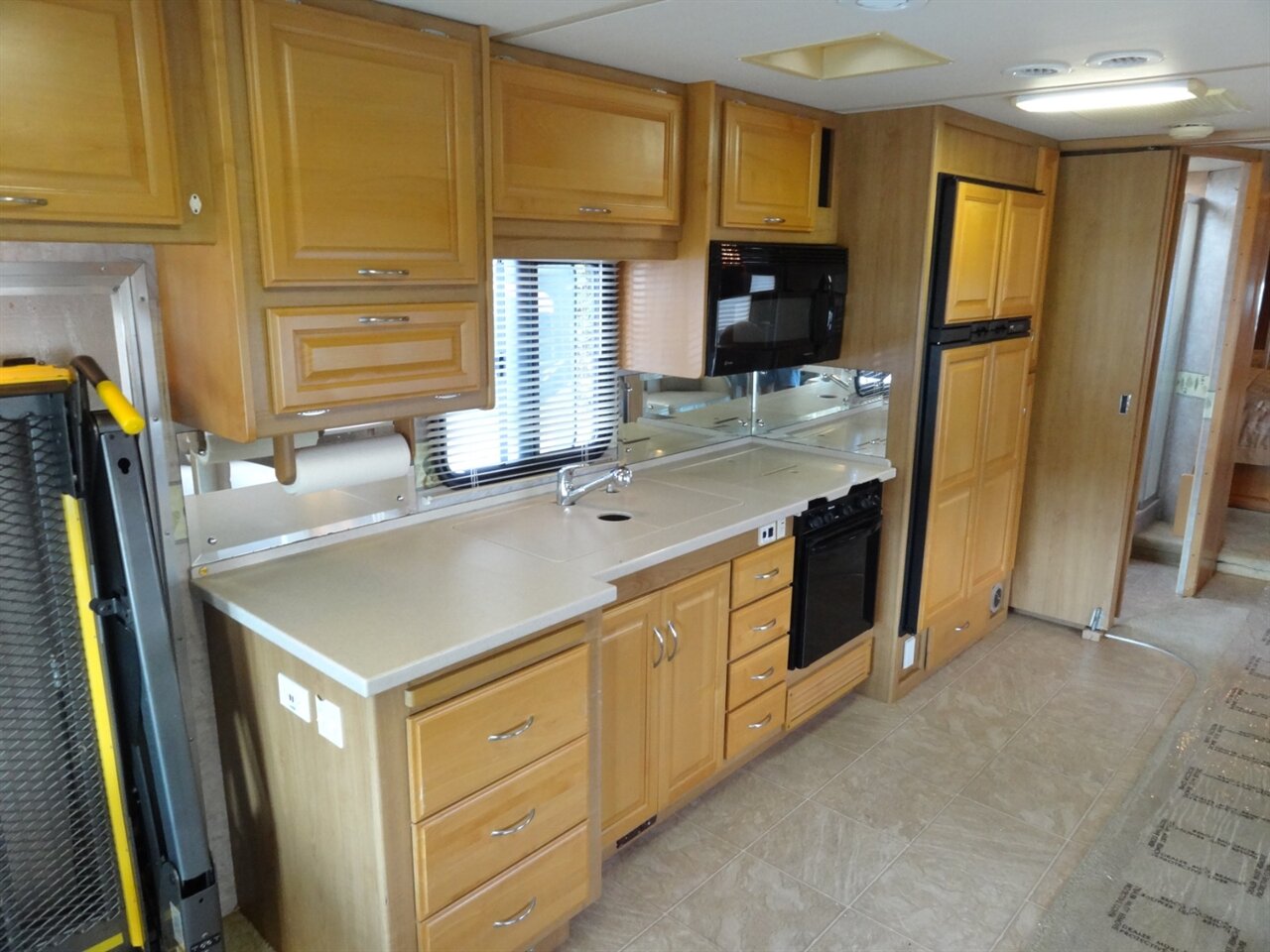 2007 Fleetwood Expedition 38N - Photo 64 - Deland, FL 32720