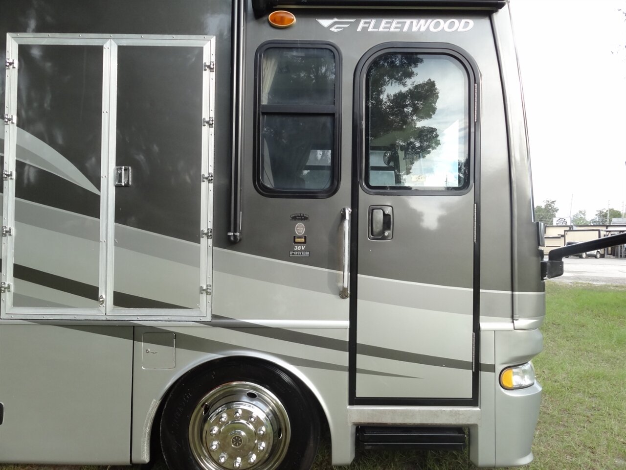 2007 Fleetwood Expedition 38N - Photo 25 - Deland, FL 32720
