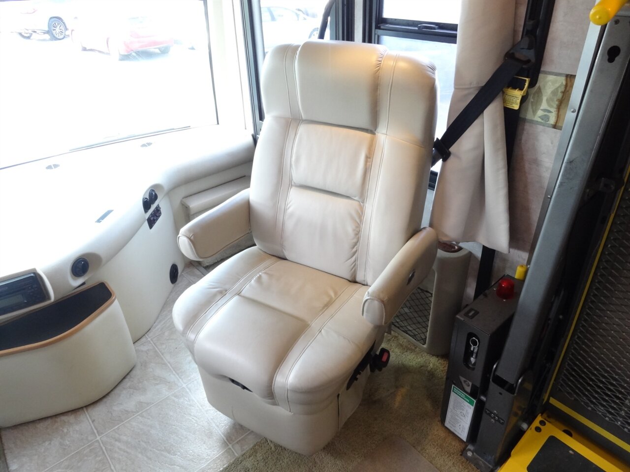 2007 Fleetwood Expedition 38N - Photo 97 - Deland, FL 32720