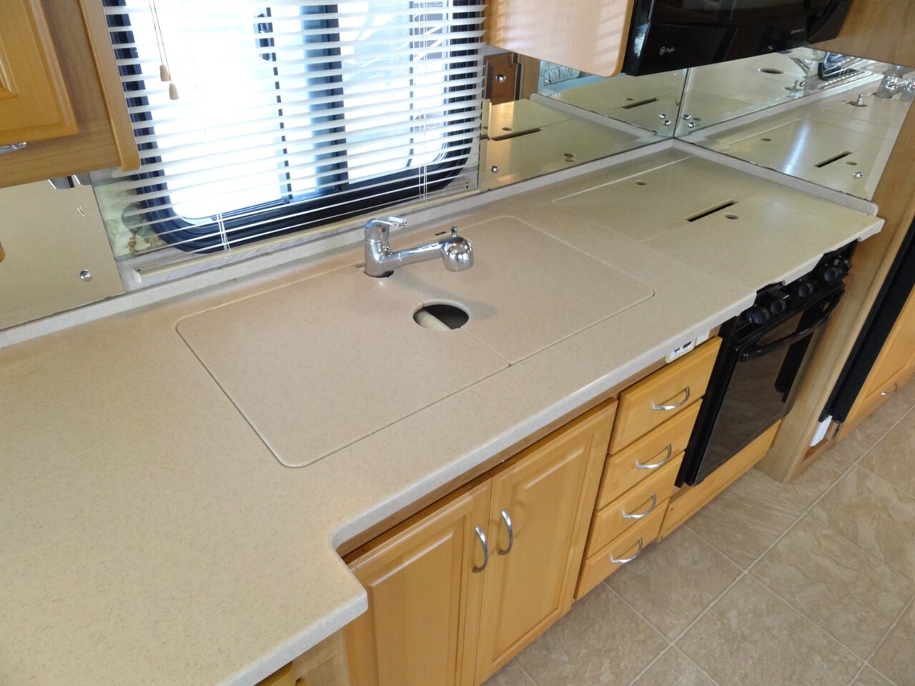 2007 Fleetwood Expedition 38N - Photo 66 - Deland, FL 32720