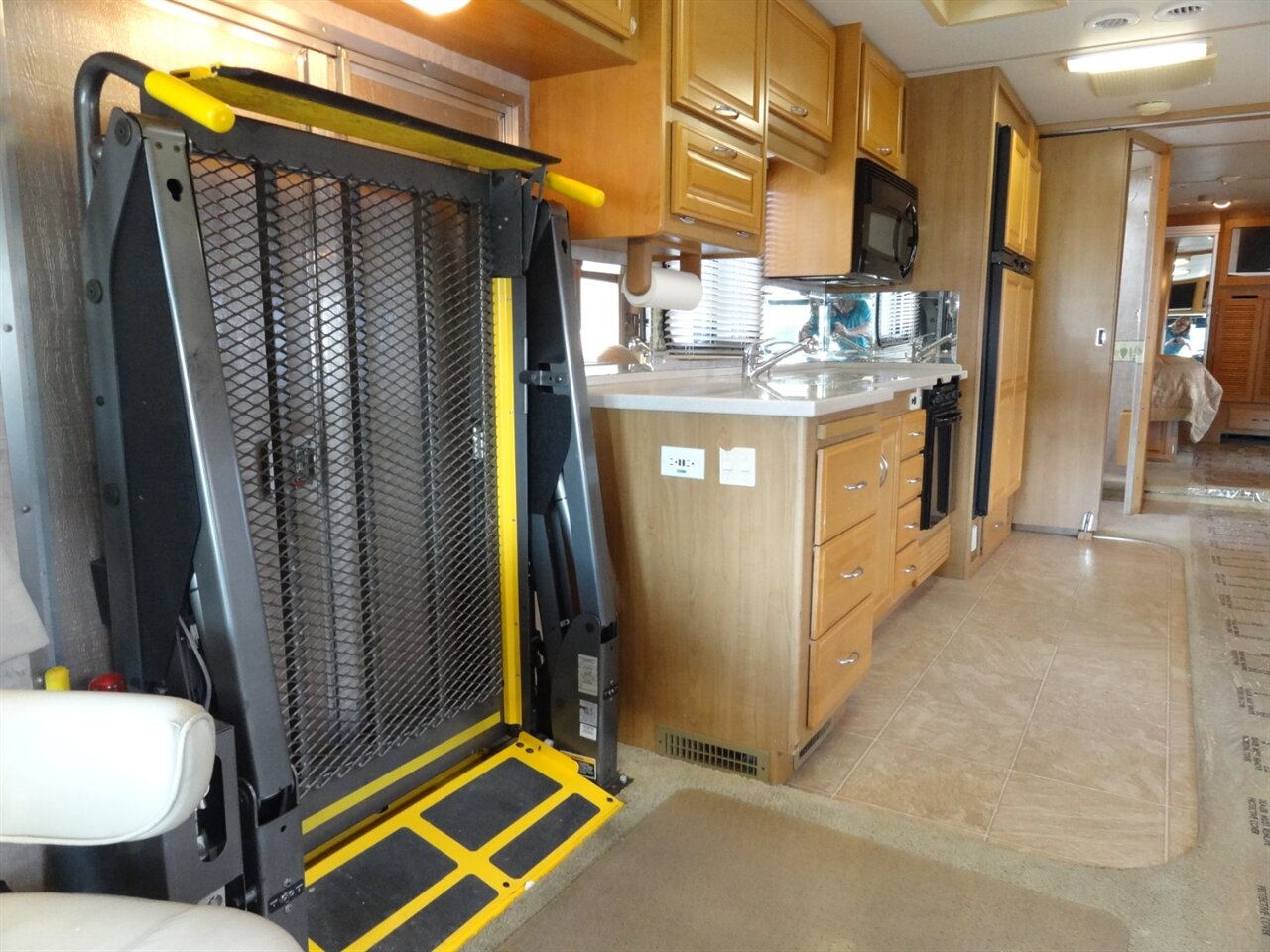 2007 Fleetwood Expedition 38N - Photo 59 - Deland, FL 32720