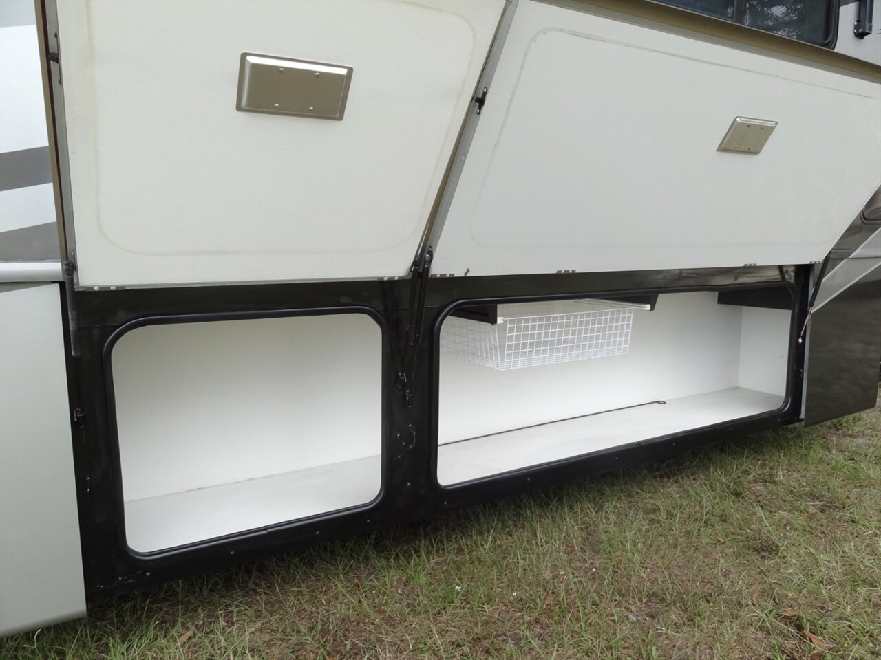 2007 Fleetwood Expedition 38N - Photo 42 - Deland, FL 32720