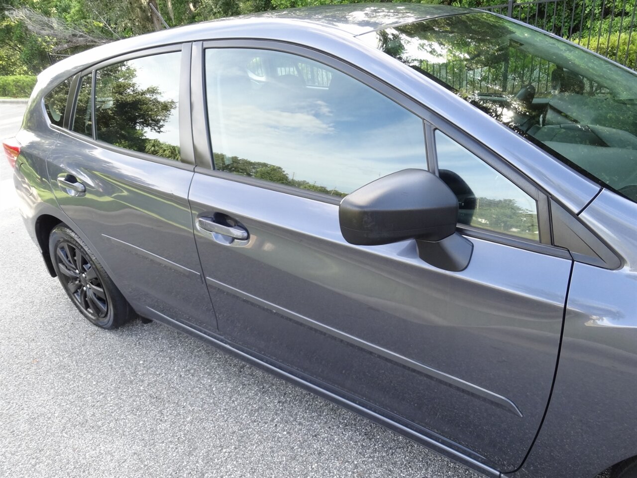 2017 Subaru Impreza 2.0i   - Photo 10 - Deland, FL 32720