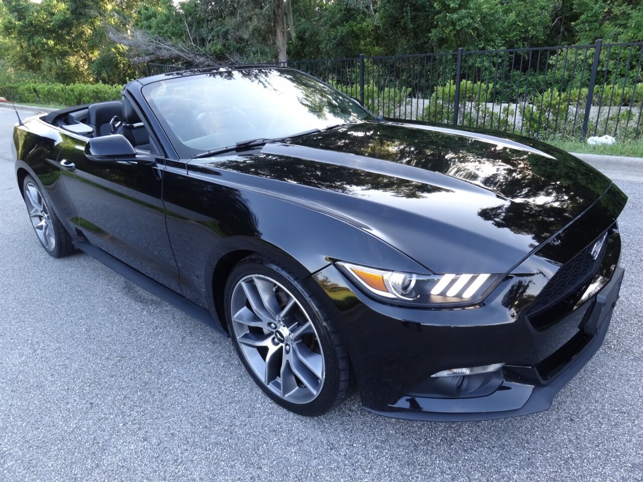 2015 Ford Mustang EcoBoost Premium   - Photo 2 - Deland, FL 32720