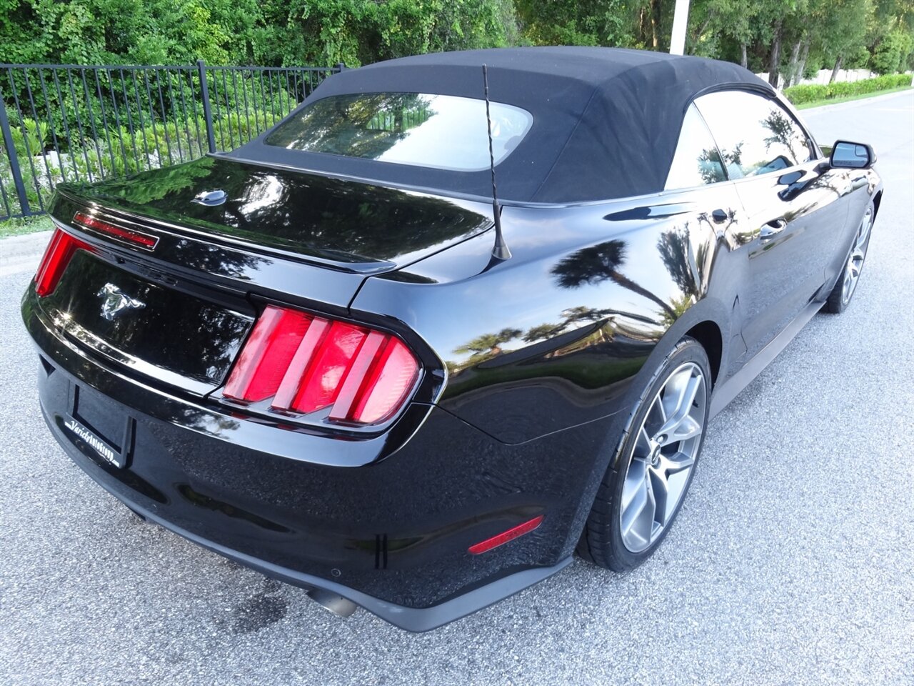 2015 Ford Mustang EcoBoost Premium   - Photo 6 - Deland, FL 32720