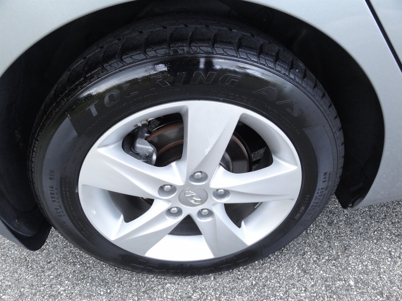 2013 Hyundai ELANTRA GLS - Photo 23 - Deland, FL 32720