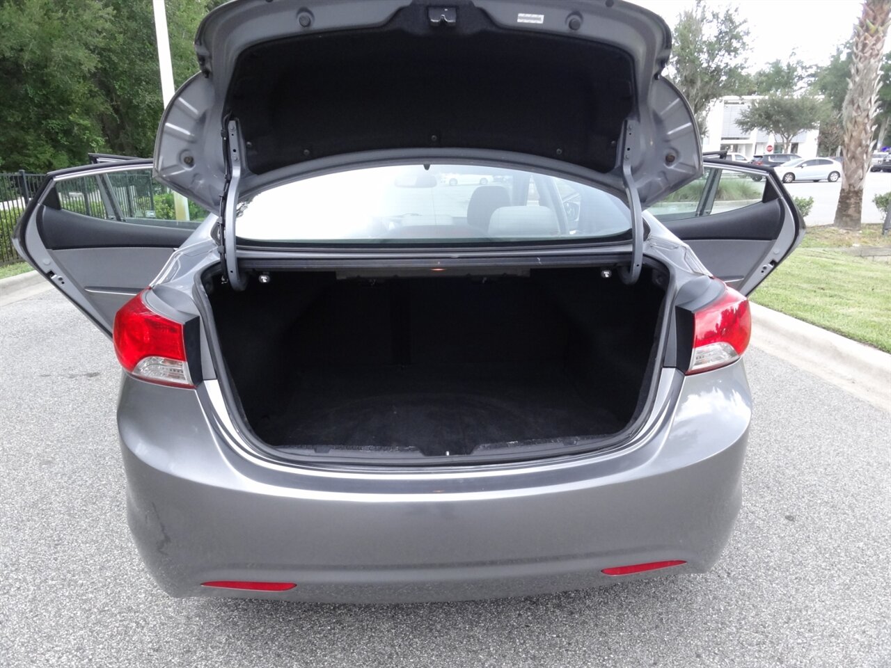 2013 Hyundai ELANTRA GLS - Photo 35 - Deland, FL 32720