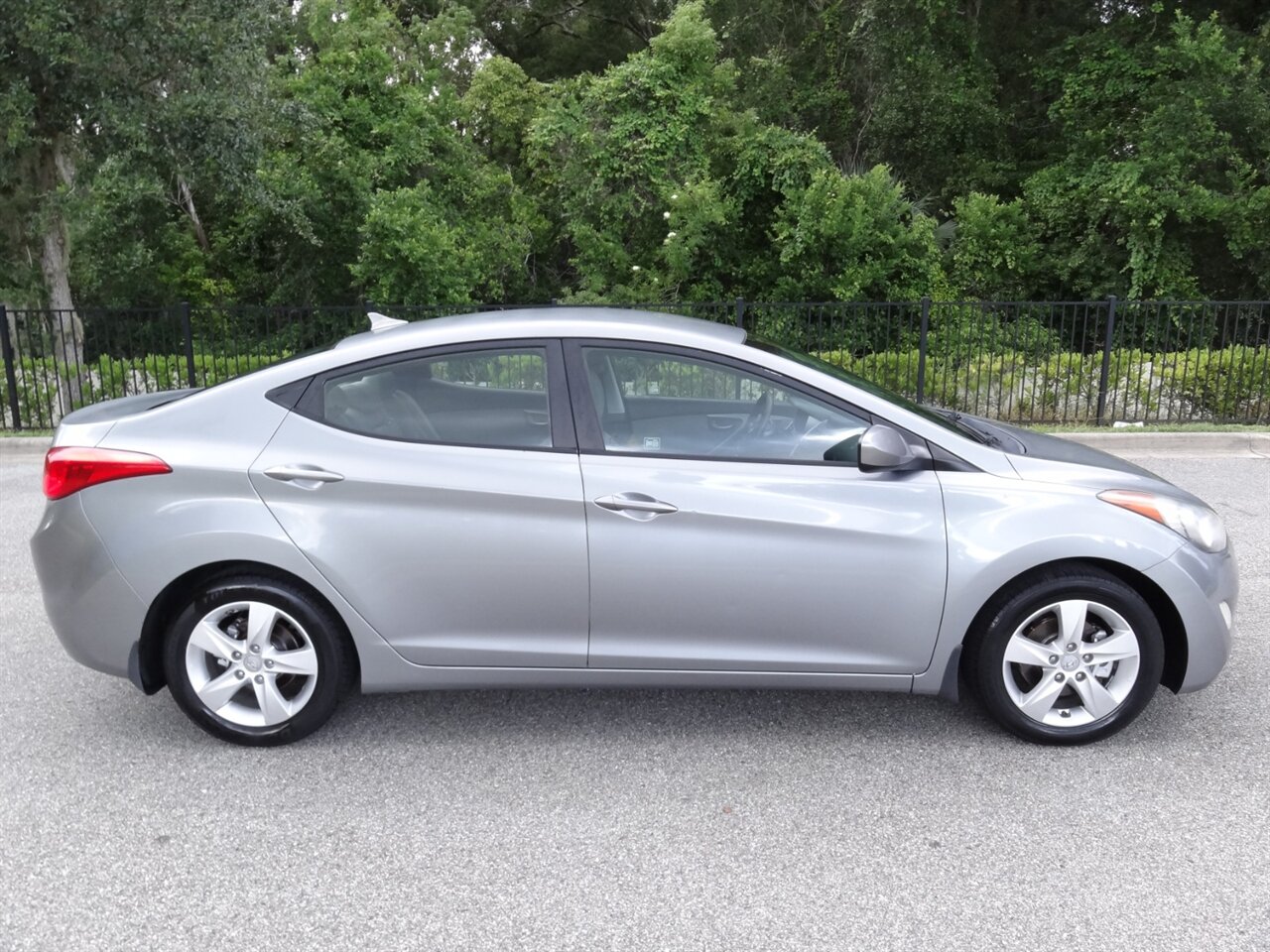 2013 Hyundai ELANTRA GLS - Photo 15 - Deland, FL 32720