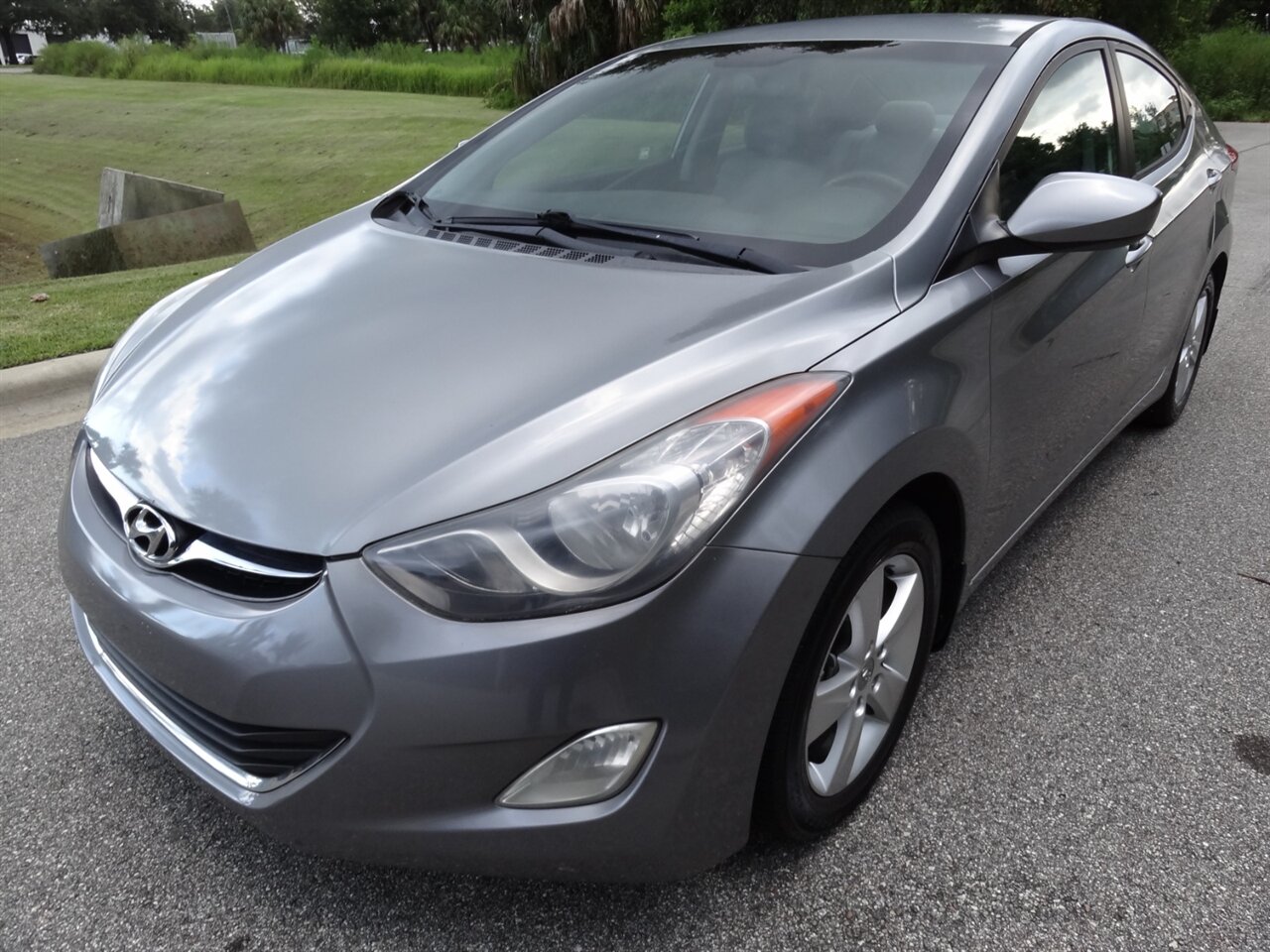 2013 Hyundai ELANTRA GLS - Photo 2 - Deland, FL 32720