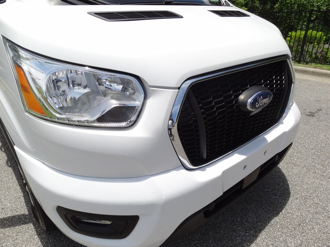 2021 Ford Transit 350 XLT 12 Passenger - Photo 6 - Deland, FL 32720