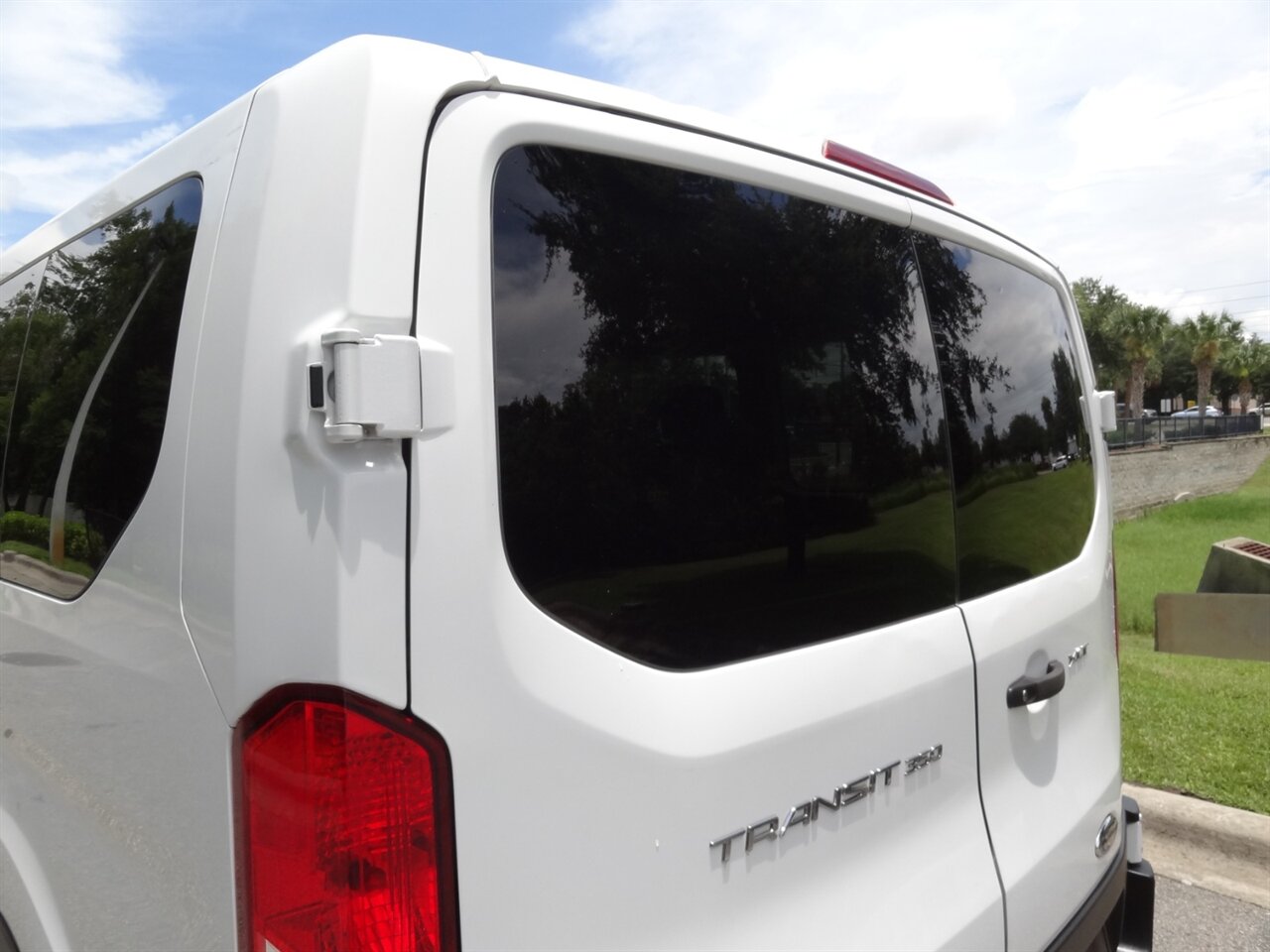 2021 Ford Transit 350 XLT 12 Passenger - Photo 21 - Deland, FL 32720