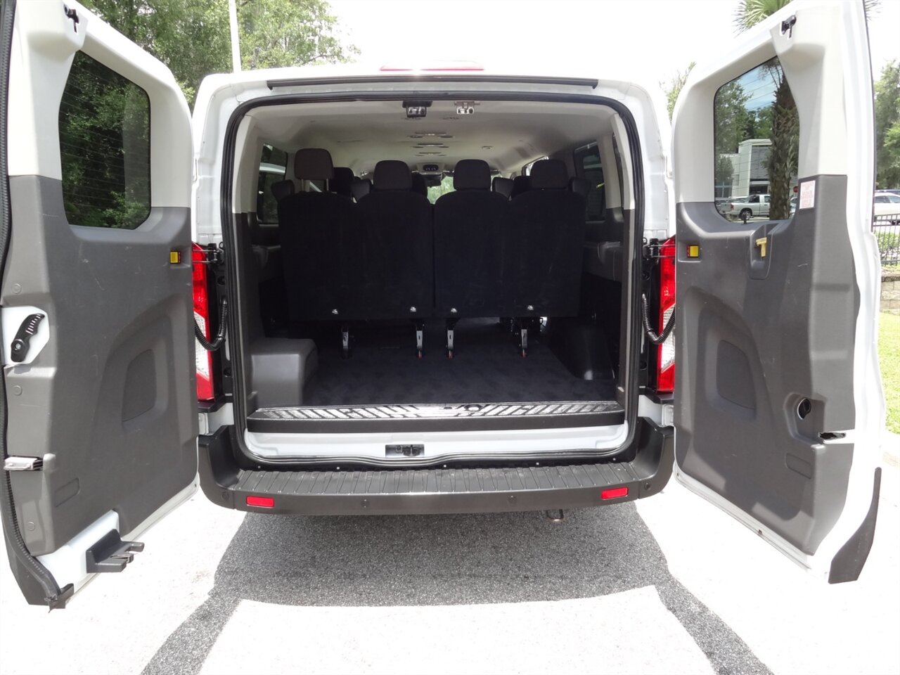 2021 Ford Transit 350 XLT 12 Passenger - Photo 35 - Deland, FL 32720