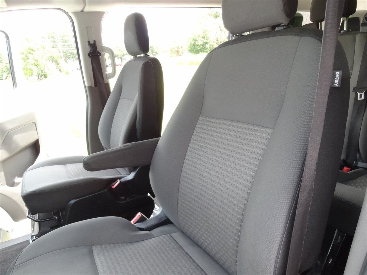 2021 Ford Transit 350 XLT 12 Passenger - Photo 32 - Deland, FL 32720