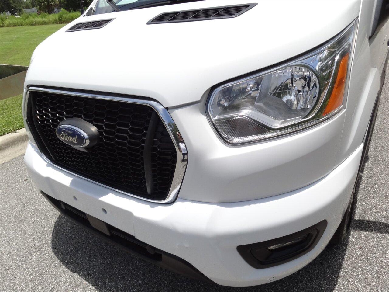 2021 Ford Transit 350 XLT 12 Passenger - Photo 7 - Deland, FL 32720