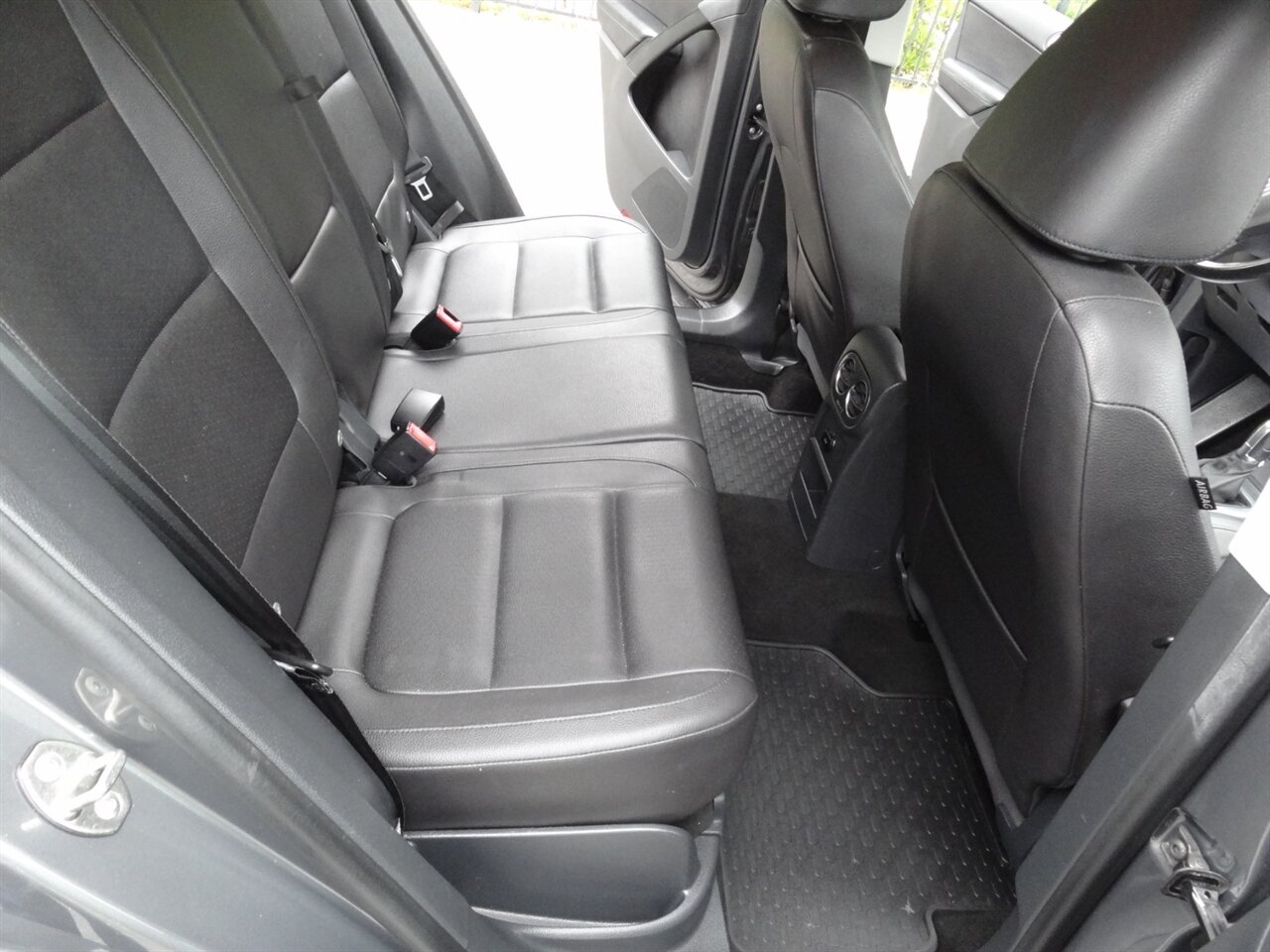 2016 Volkswagen Tiguan 2.0T S Premium - Photo 38 - Deland, FL 32720