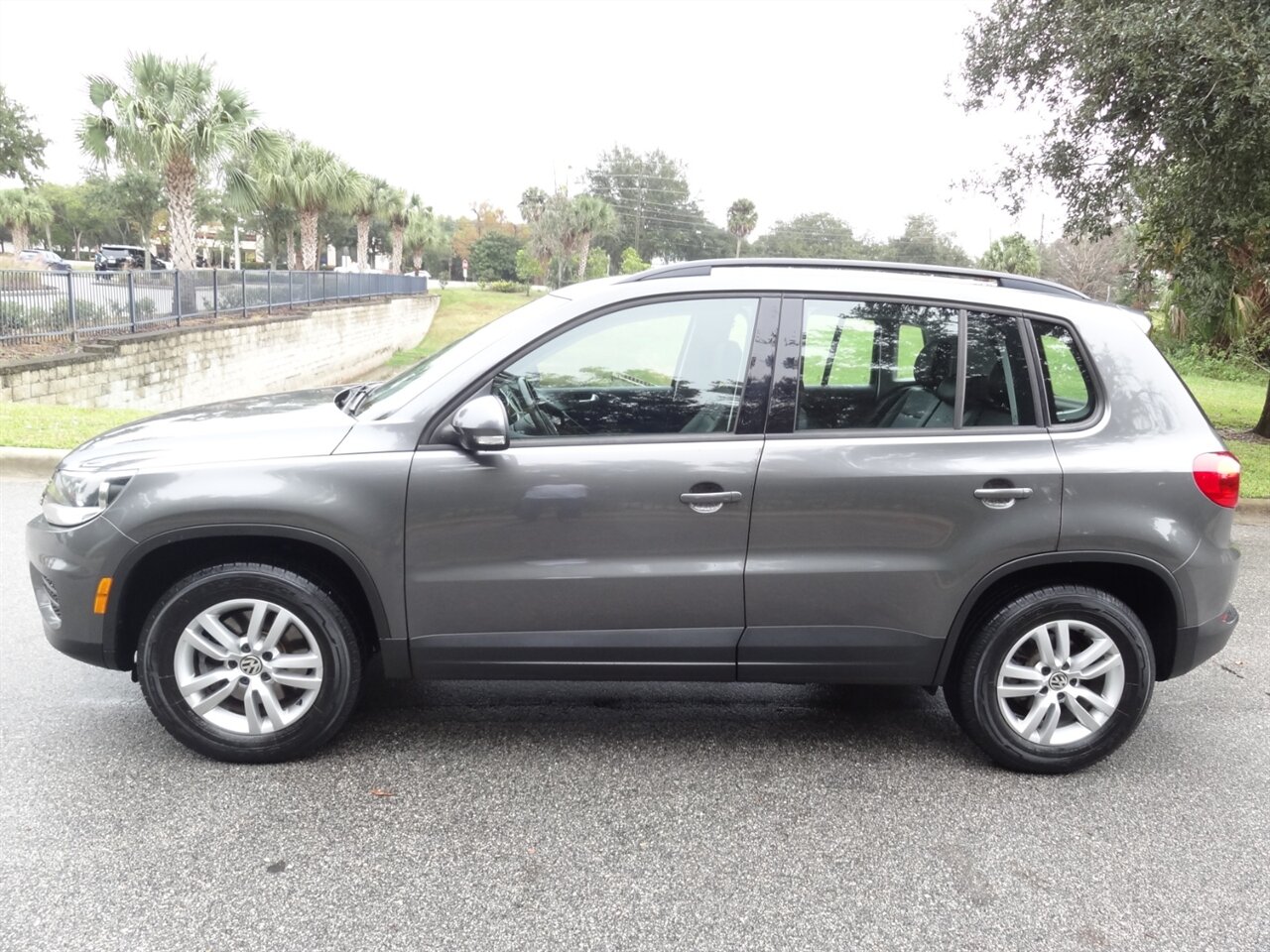 2016 Volkswagen Tiguan 2.0T S Premium - Photo 16 - Deland, FL 32720
