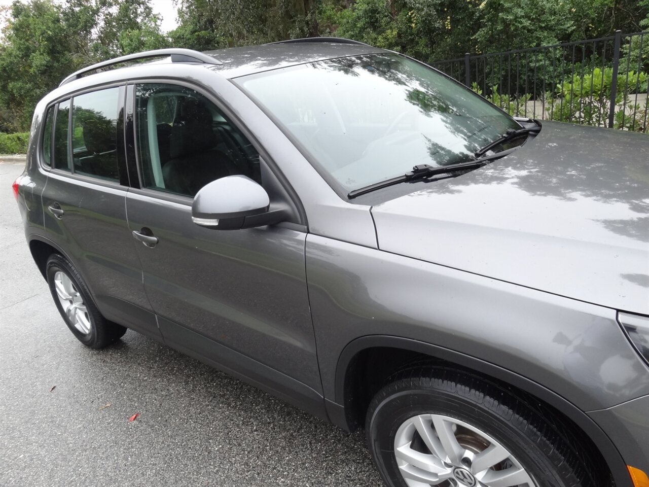 2016 Volkswagen Tiguan 2.0T S Premium - Photo 8 - Deland, FL 32720