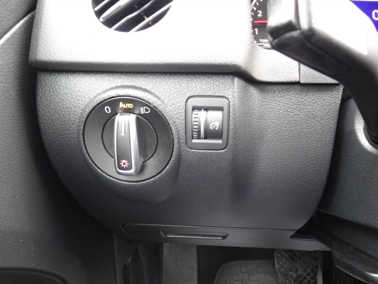 2016 Volkswagen Tiguan 2.0T S Premium - Photo 48 - Deland, FL 32720