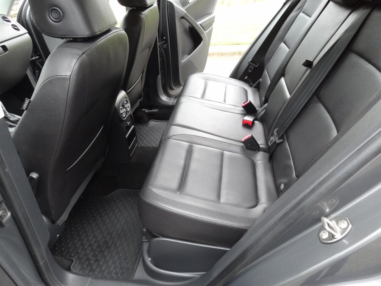 2016 Volkswagen Tiguan 2.0T S Premium - Photo 33 - Deland, FL 32720