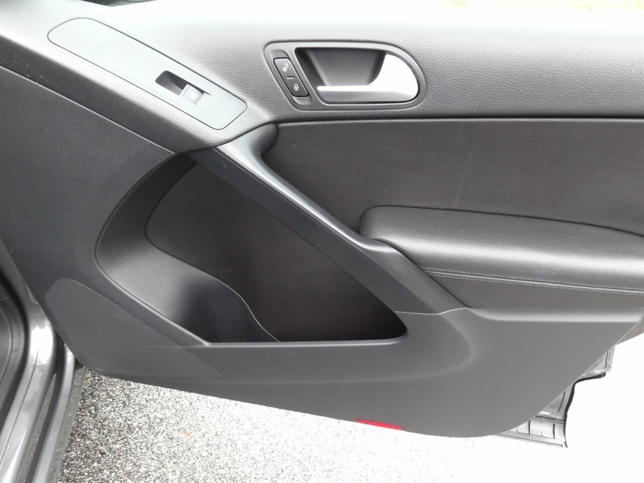 2016 Volkswagen Tiguan 2.0T S Premium - Photo 44 - Deland, FL 32720