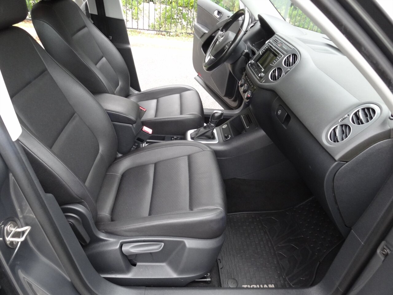 2016 Volkswagen Tiguan 2.0T S Premium - Photo 40 - Deland, FL 32720