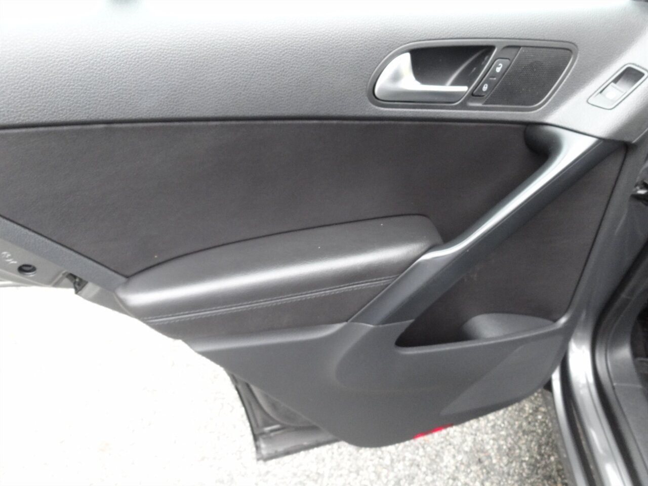 2016 Volkswagen Tiguan 2.0T S Premium - Photo 35 - Deland, FL 32720