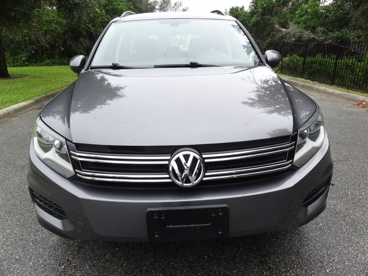 2016 Volkswagen Tiguan 2.0T S Premium - Photo 5 - Deland, FL 32720