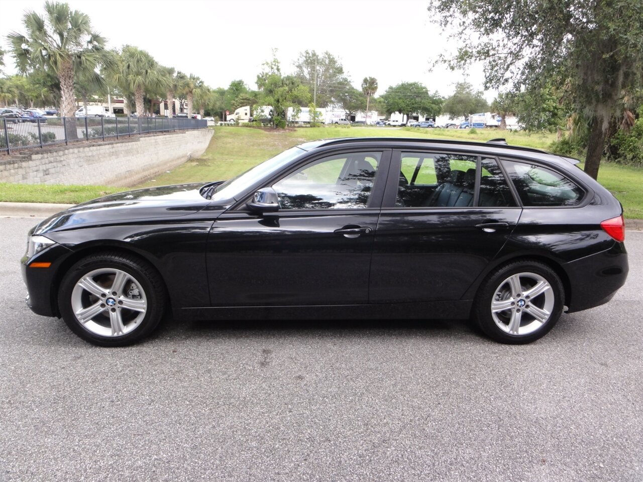 2014 BMW 328i xDrive  Premium sports wagon - Photo 16 - Deland, FL 32720