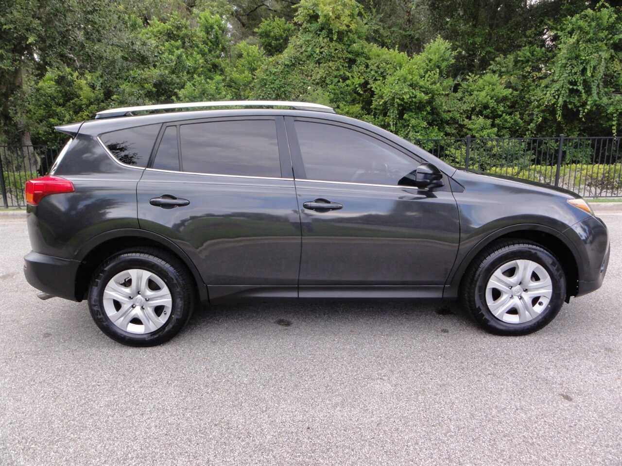 2013 Toyota RAV4 LE 4X4 - Photo 15 - Deland, FL 32720