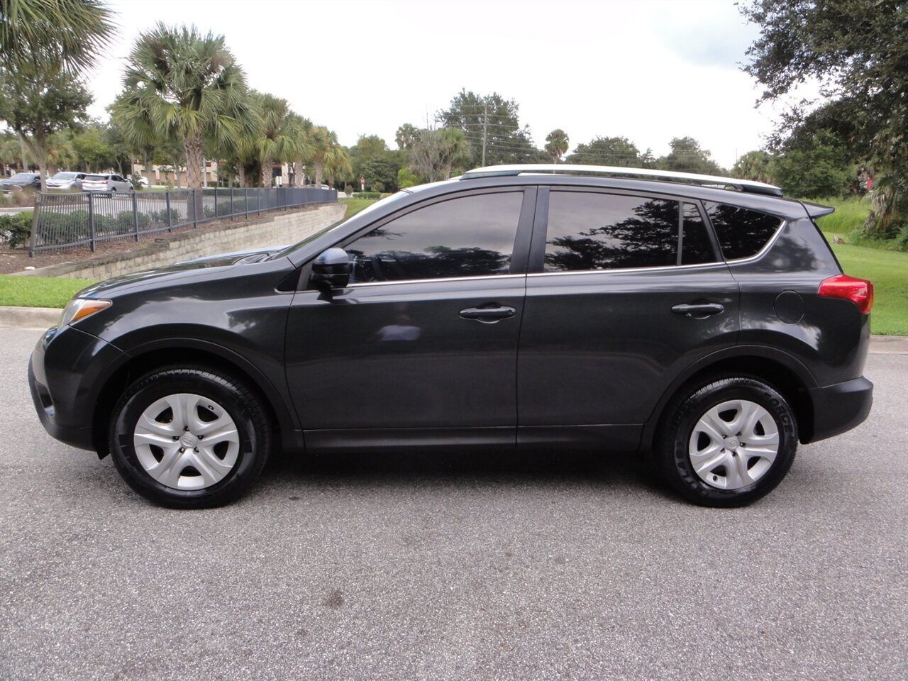 2013 Toyota RAV4 LE 4X4 - Photo 16 - Deland, FL 32720