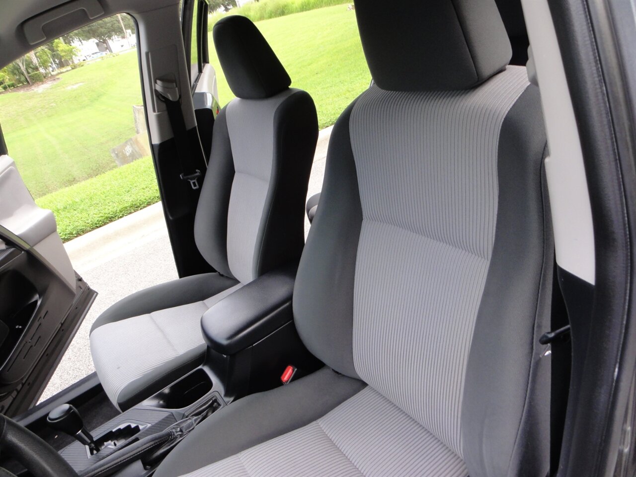 2013 Toyota RAV4 LE 4X4 - Photo 34 - Deland, FL 32720