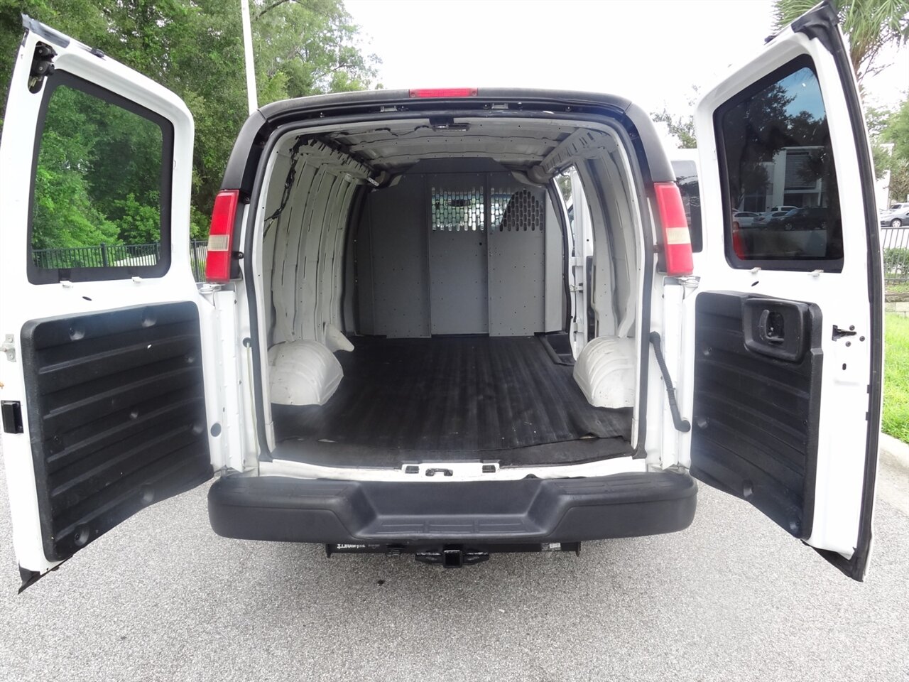 2013 Chevrolet Express 1500  Cargo - Photo 34 - Deland, FL 32720