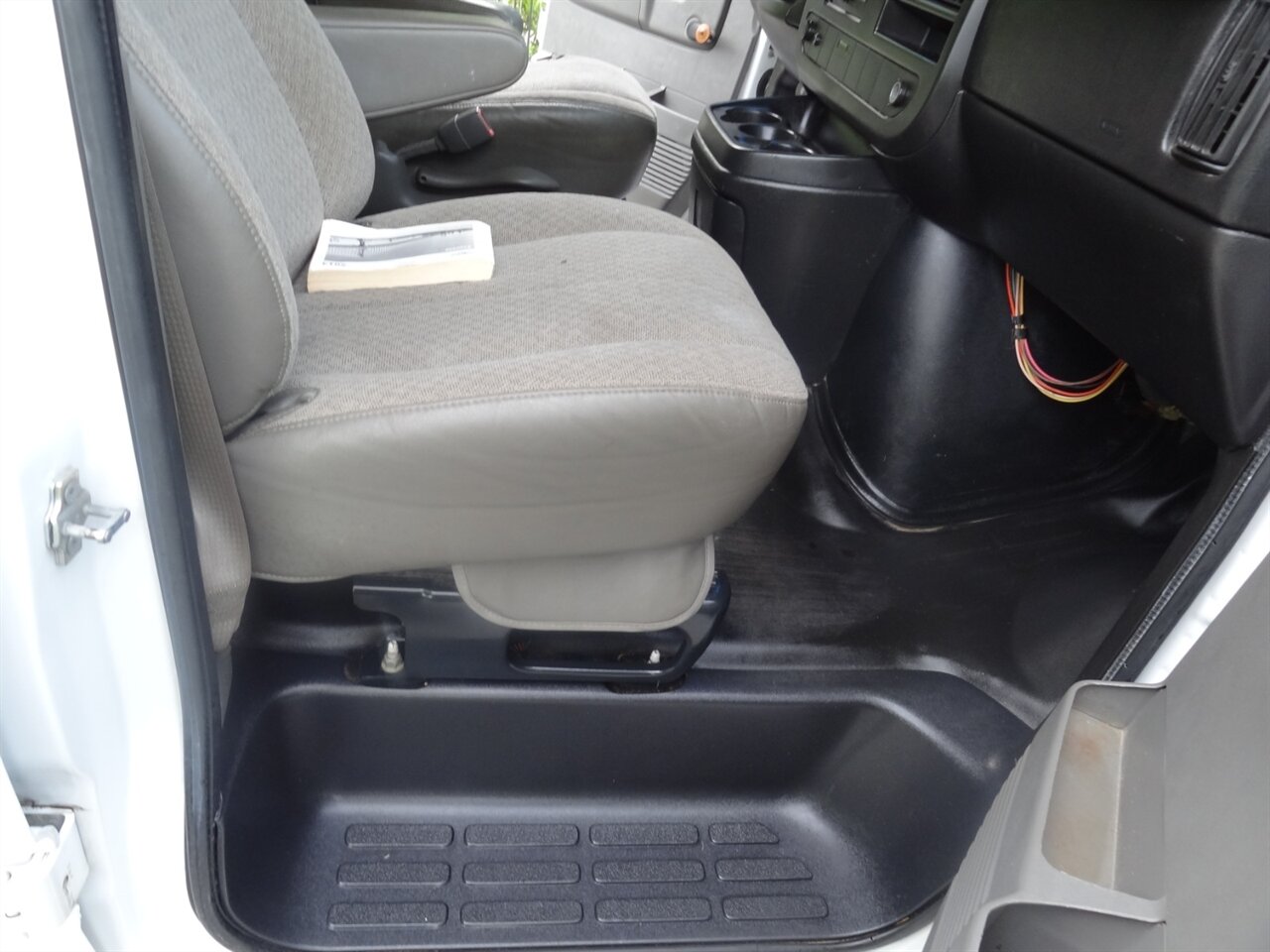 2013 Chevrolet Express 1500  Cargo - Photo 39 - Deland, FL 32720
