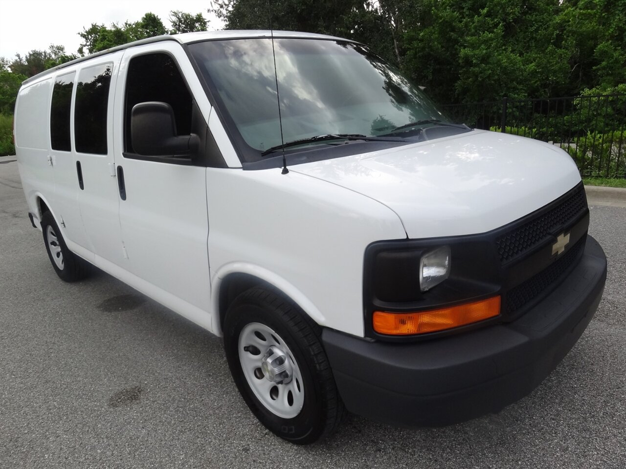 2013 Chevrolet Express 1500  Cargo - Photo 1 - Deland, FL 32720