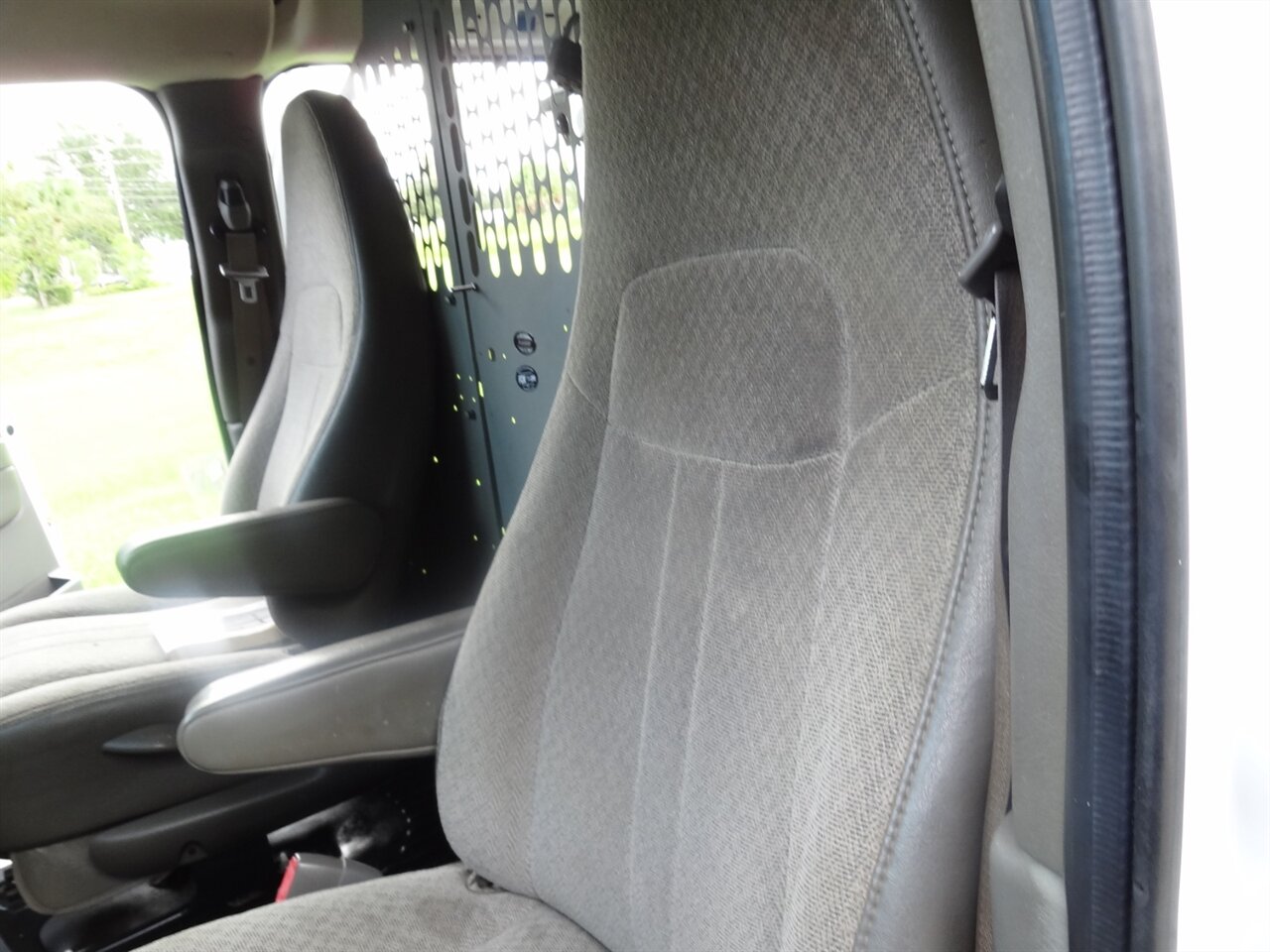 2013 Chevrolet Express 1500  Cargo - Photo 32 - Deland, FL 32720