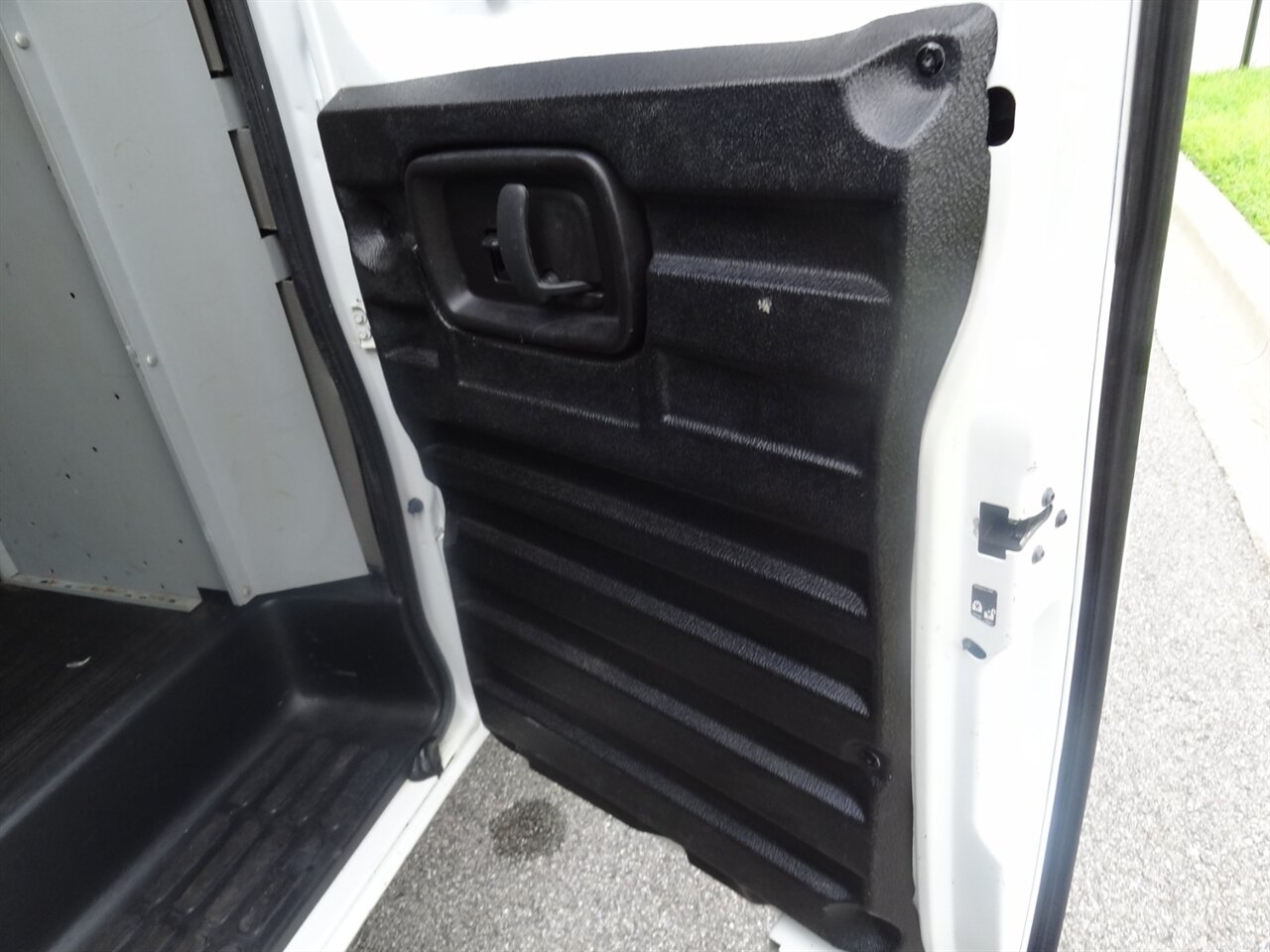2013 Chevrolet Express 1500  Cargo - Photo 38 - Deland, FL 32720