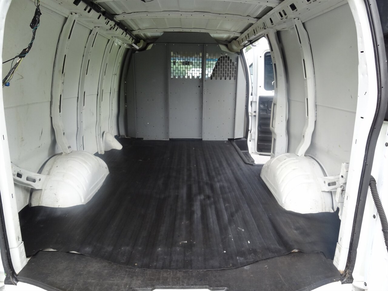 2013 Chevrolet Express 1500  Cargo - Photo 35 - Deland, FL 32720
