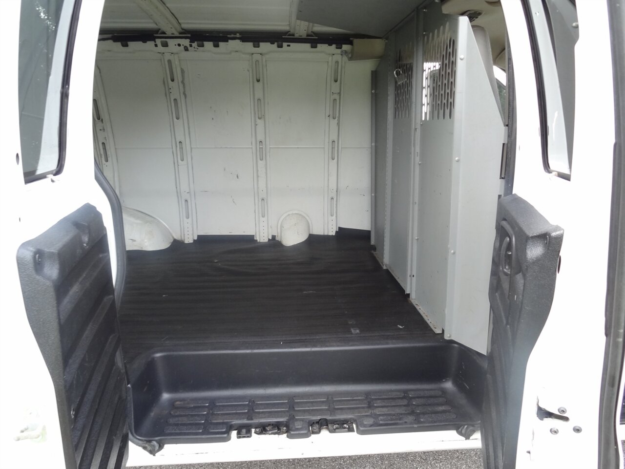 2013 Chevrolet Express 1500  Cargo - Photo 36 - Deland, FL 32720