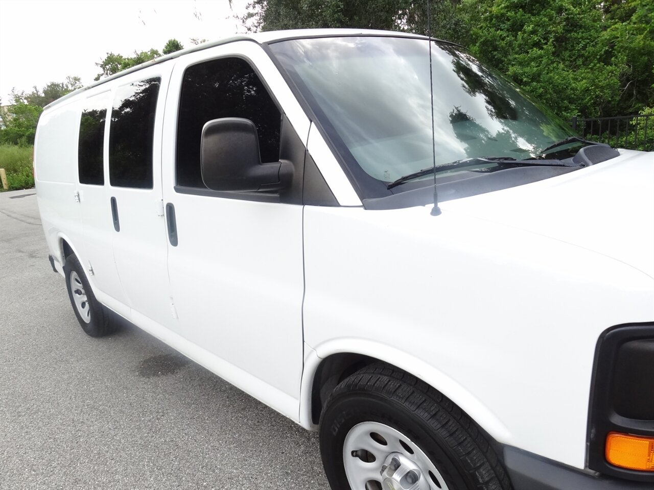 2013 Chevrolet Express 1500  Cargo - Photo 8 - Deland, FL 32720