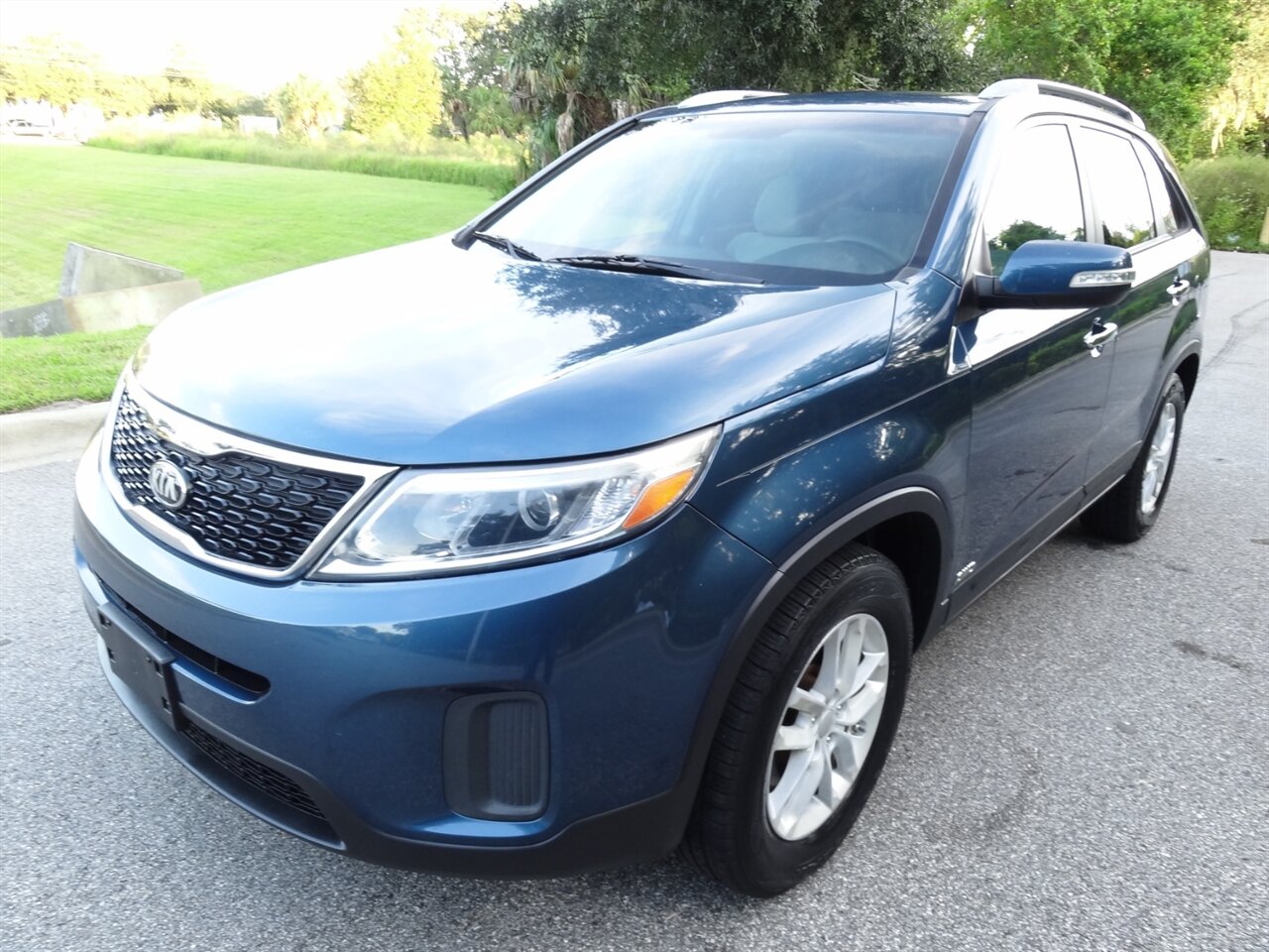 2014 Kia Sorento LX   - Photo 2 - Deland, FL 32720