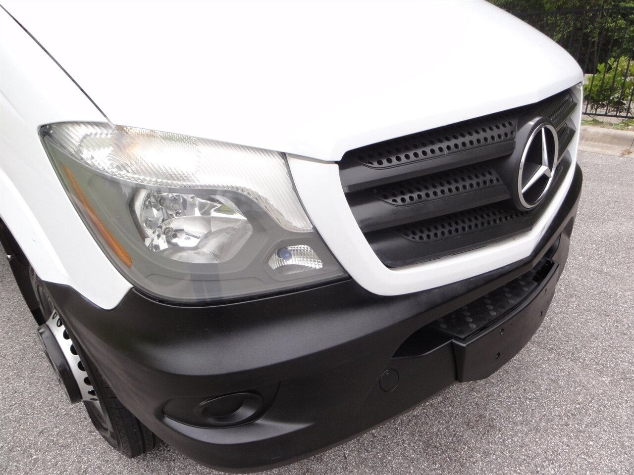 2017 Mercedes-Benz Sprinter 3500XD  BOX truck - Photo 8 - Deland, FL 32720