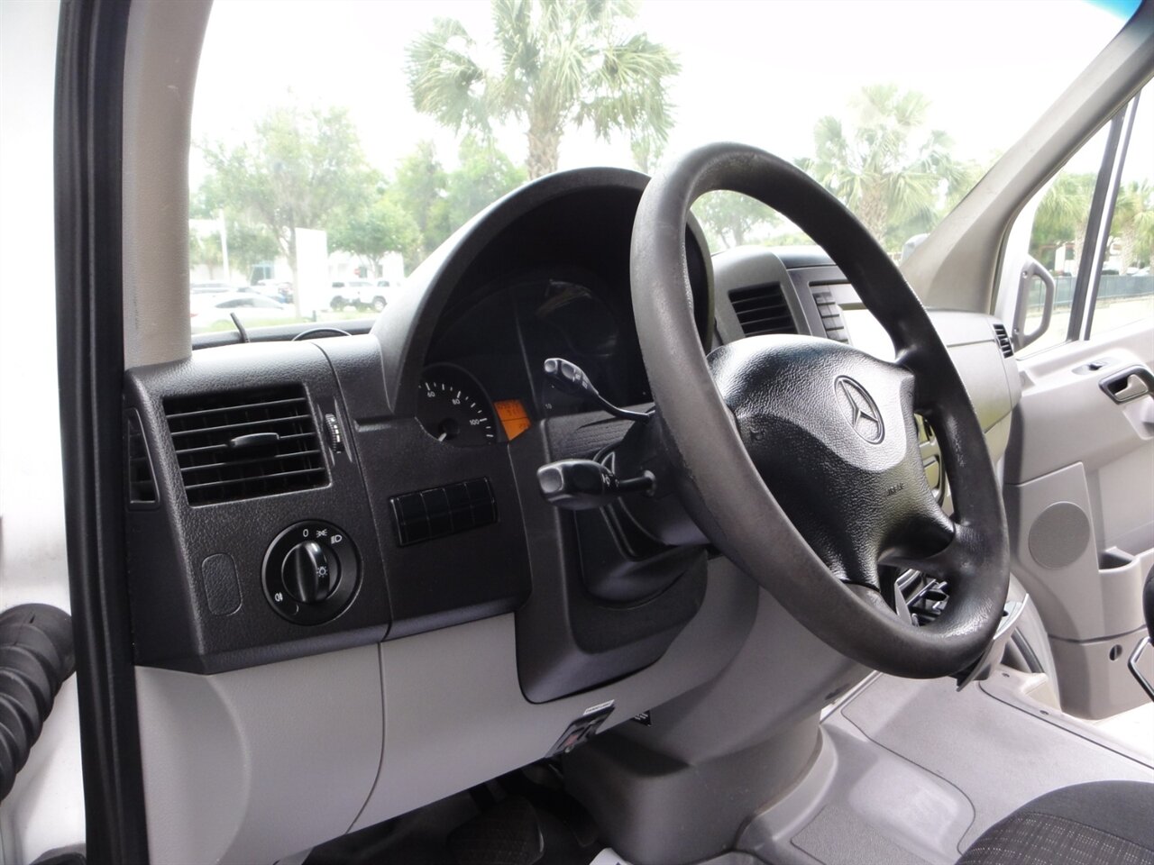2017 Mercedes-Benz Sprinter 3500XD  BOX truck - Photo 39 - Deland, FL 32720