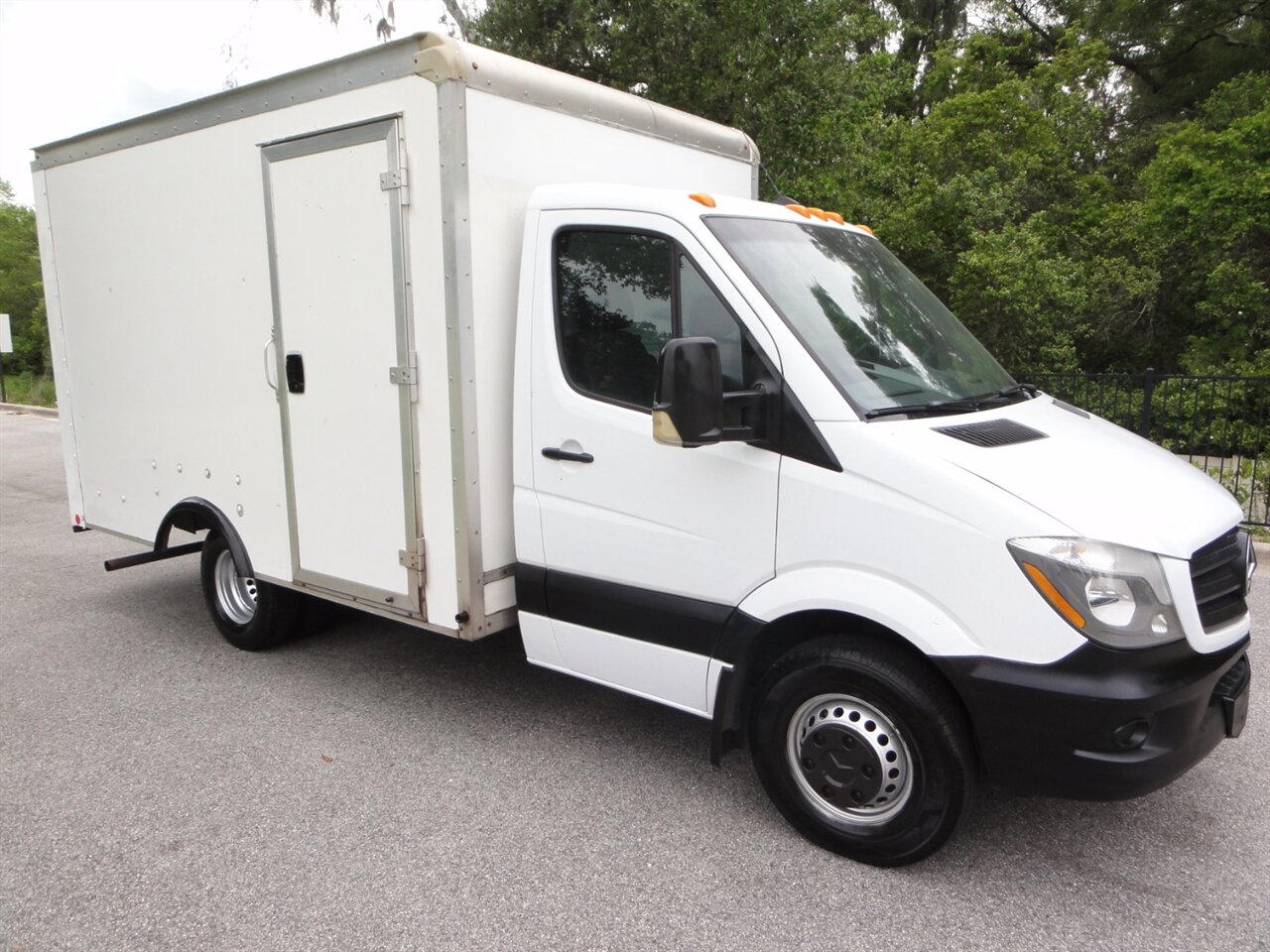 2017 Mercedes-Benz Sprinter 3500XD  BOX truck - Photo 5 - Deland, FL 32720