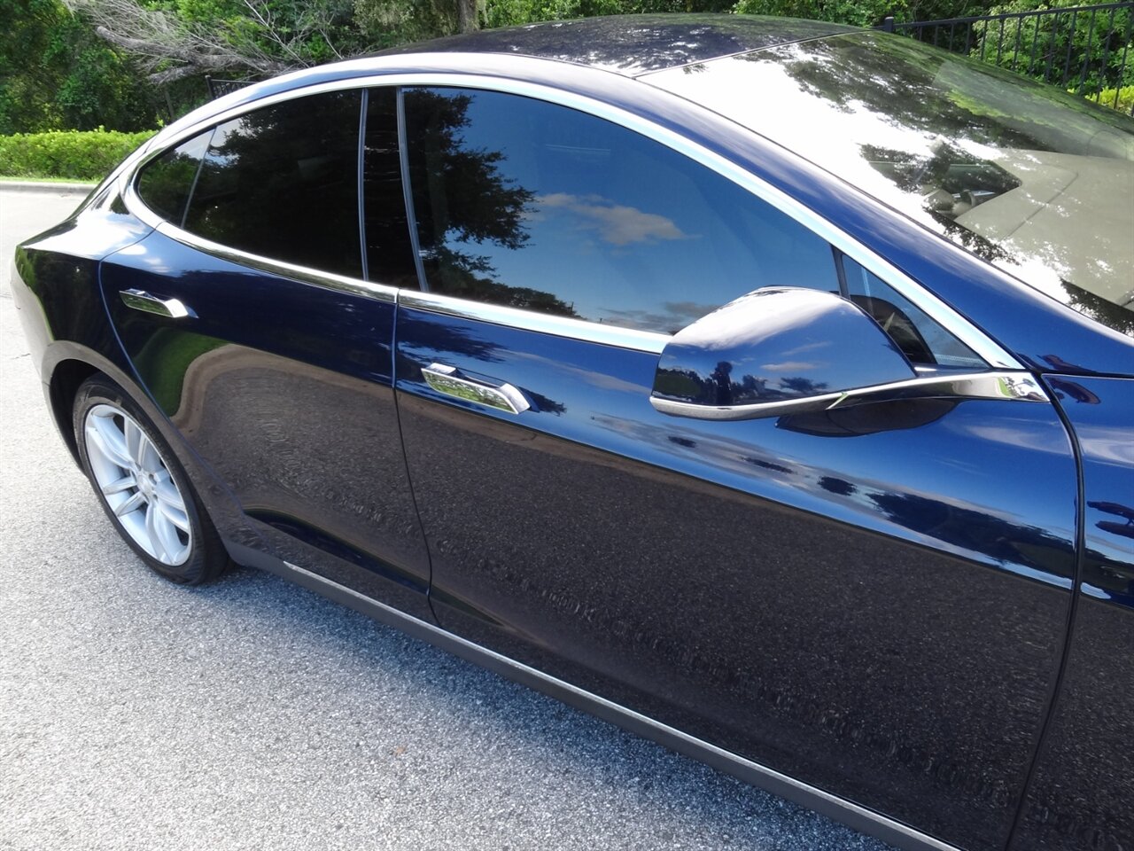 2015 Tesla Model S 60  Premium - Photo 10 - Deland, FL 32720