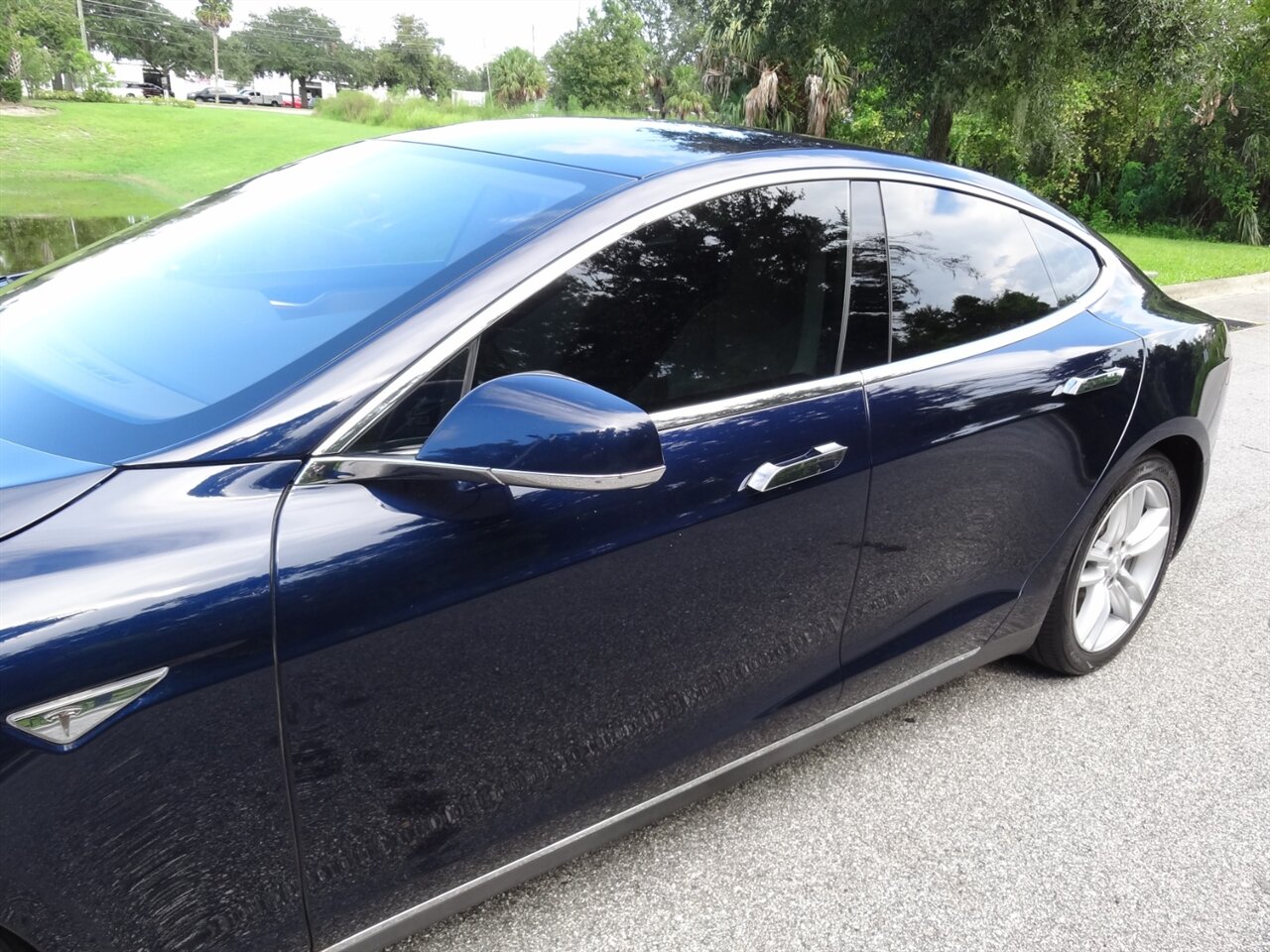 2015 Tesla Model S 60  Premium - Photo 11 - Deland, FL 32720