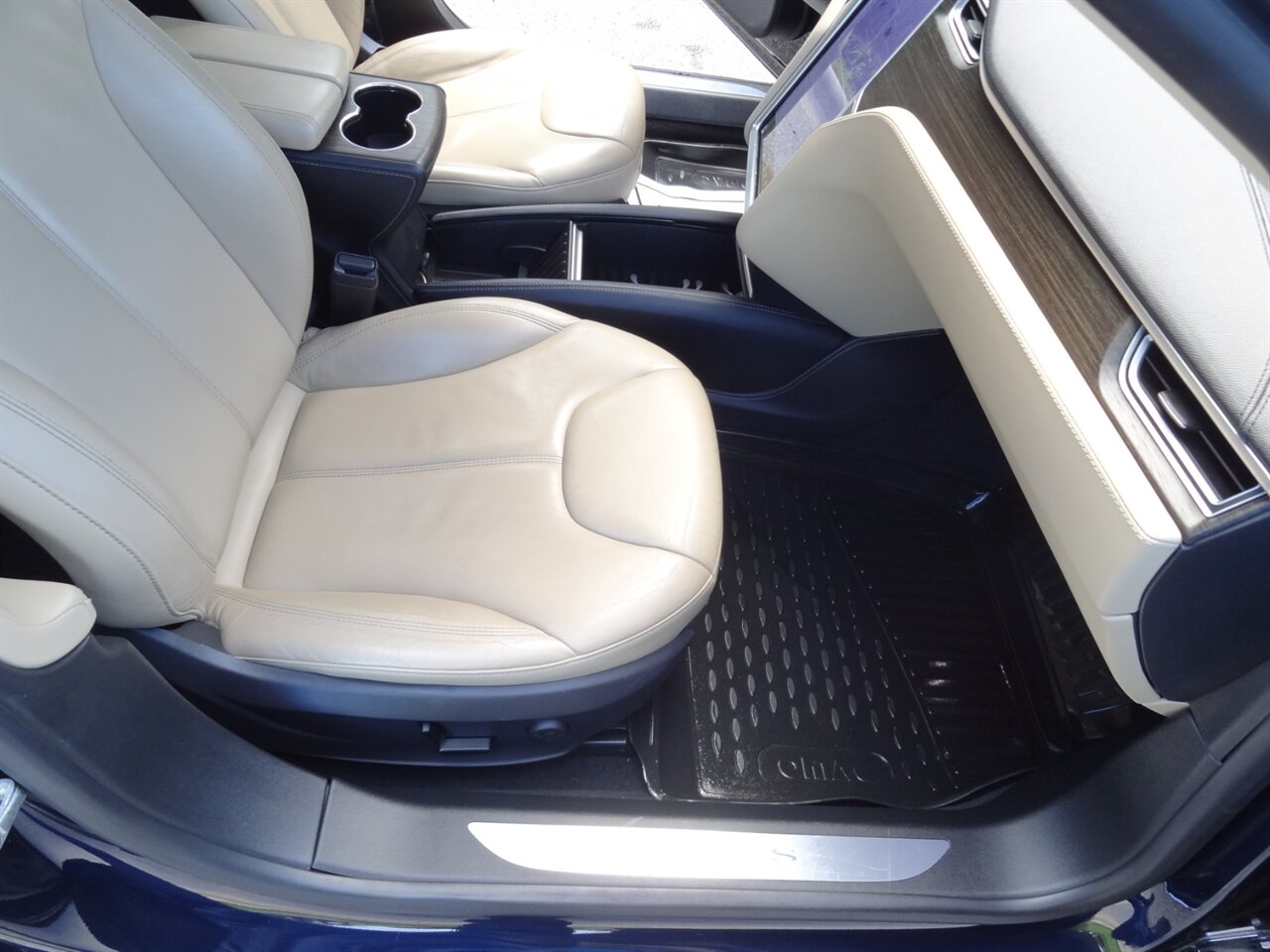 2015 Tesla Model S 60  Premium - Photo 36 - Deland, FL 32720