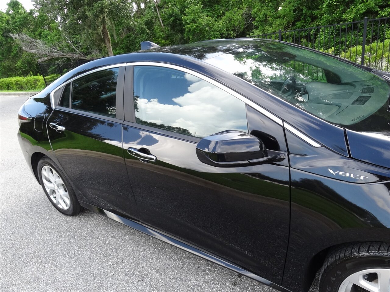 2017 Chevrolet Volt Premier   - Photo 10 - Deland, FL 32720