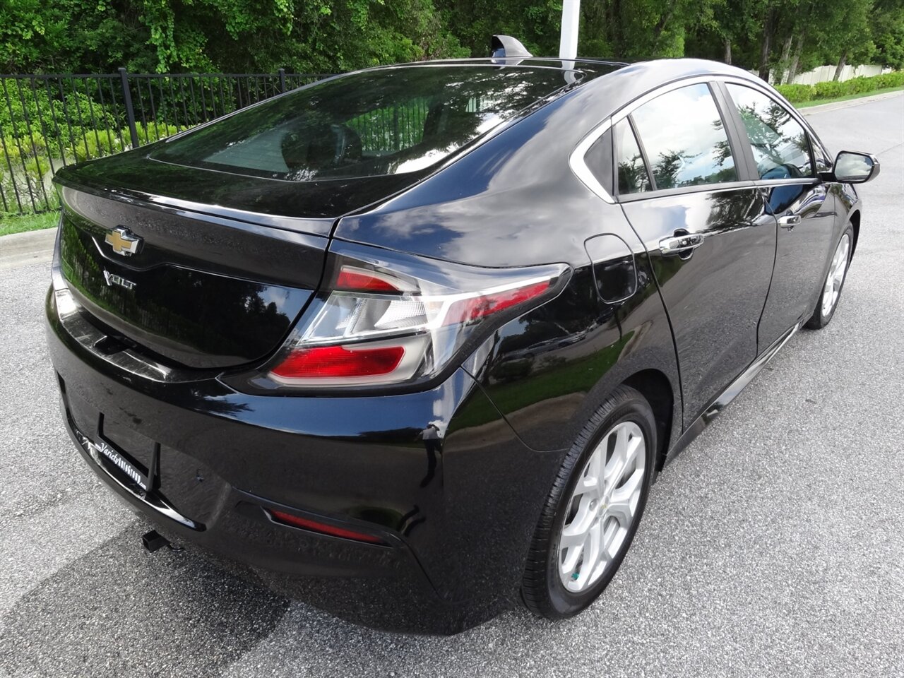 2017 Chevrolet Volt Premier   - Photo 3 - Deland, FL 32720
